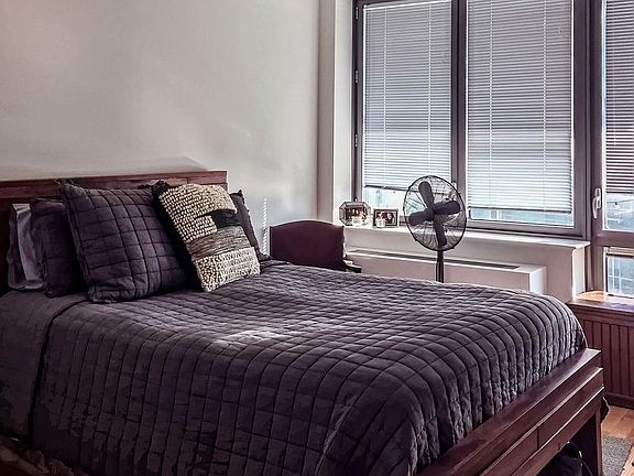 3rd image of 4610 Center Blvd APT 2301