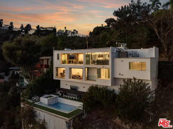 8620 Hillside Ave, Los Angeles, CA 90069
