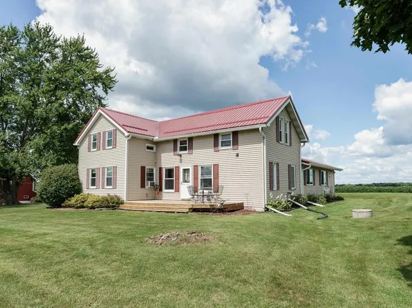 722 Maple Grove Road, Edgerton, WI 53534