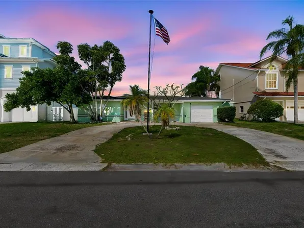 300 Driftwood Dr W, Palm Harbor, FL 34683