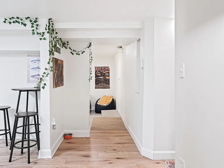 701 N Galapago St #C — Photo 6