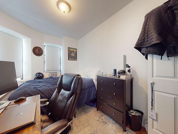 4th image of 104 2nd Ave APT 1B