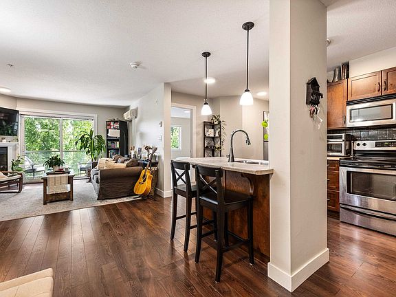 2nd image of 2038 Sandalwood Cres #309