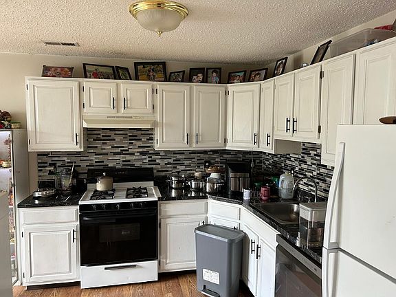 3rd image of 31 Prestwick Way
