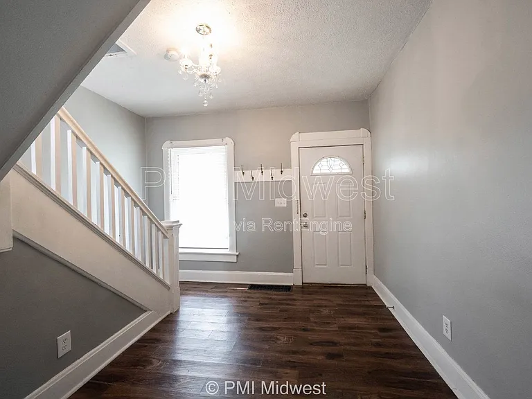 1604 E Kelly St — Photo 4