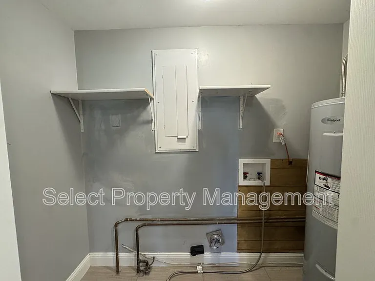 7021 Omaha Ct — Photo 8