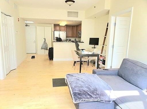 5th image of 110 Cypress St #10