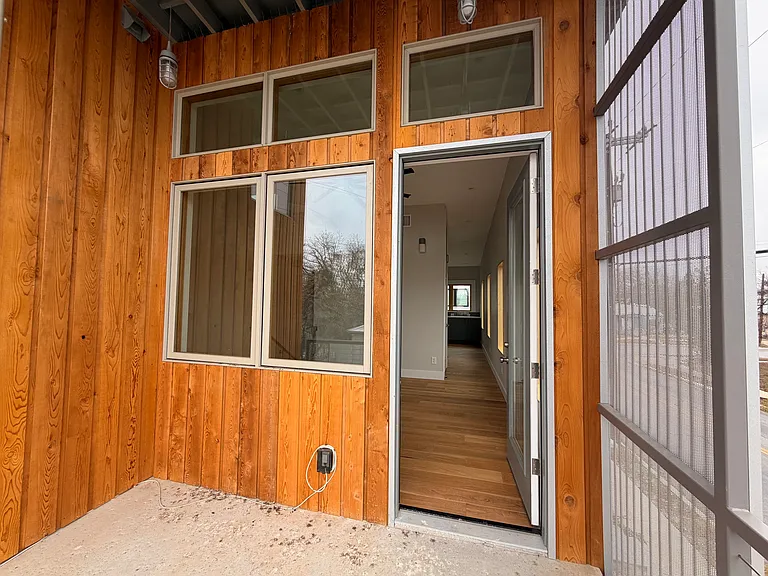 1107 S Cherry St — Photo 13
