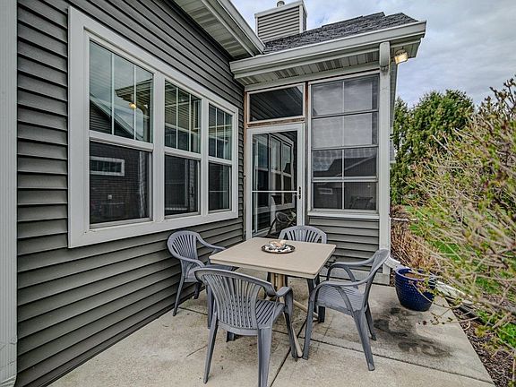 5th image of 5686 Wilshire Dr