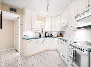 5751 Camino Del Sol APT 403, Boca Raton, FL 33433