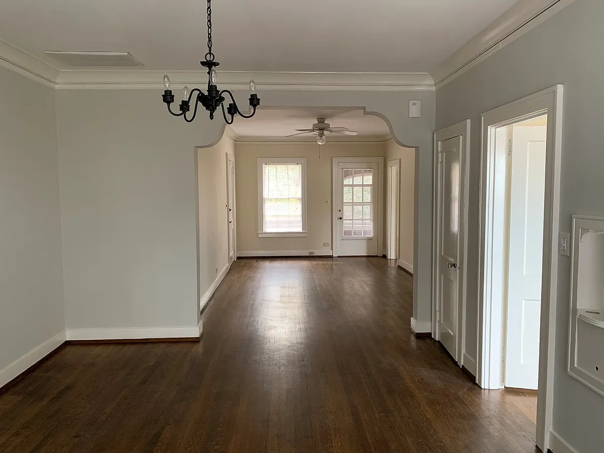 Building Photo - 3220 Pawnee Ave