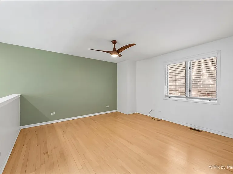832 W Barry Ave #2 — Photo 6