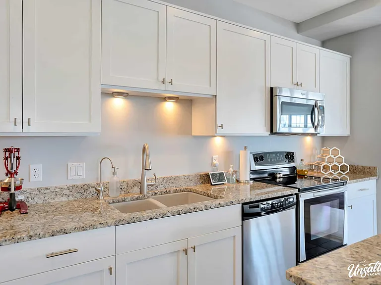 19 W Savidge St #29 — Photo 28