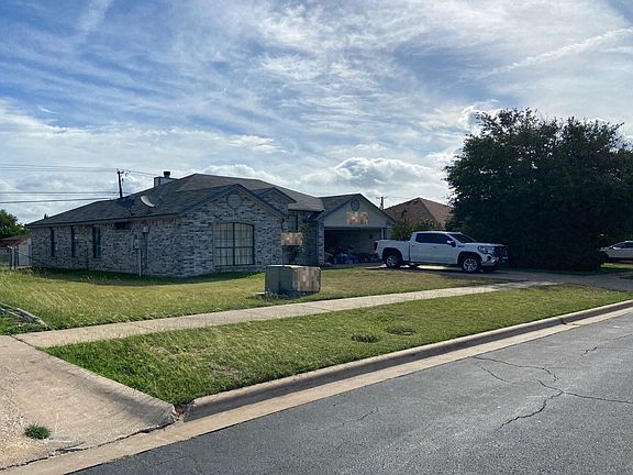 3rd image of 3305 Bamboo Ln