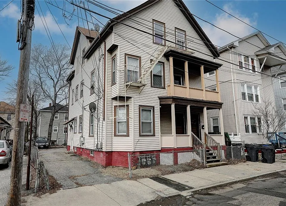 56 Felix St #2