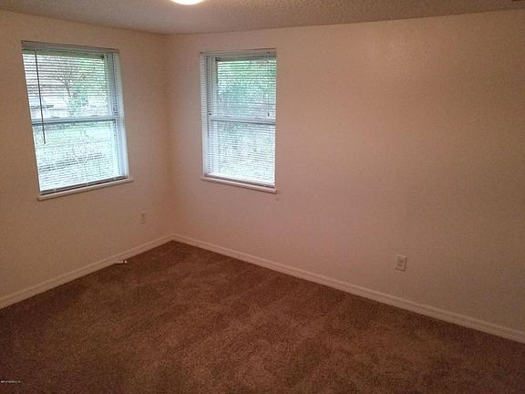 3rd image of 7805 Eaton Ave