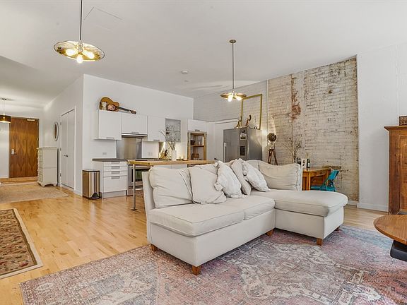 4th image of 346-354 Congress St #106