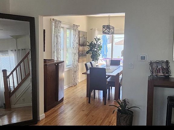 4th image of 548 E Broadway