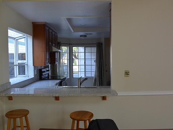 5th image of 1580 Valley Crest Dr