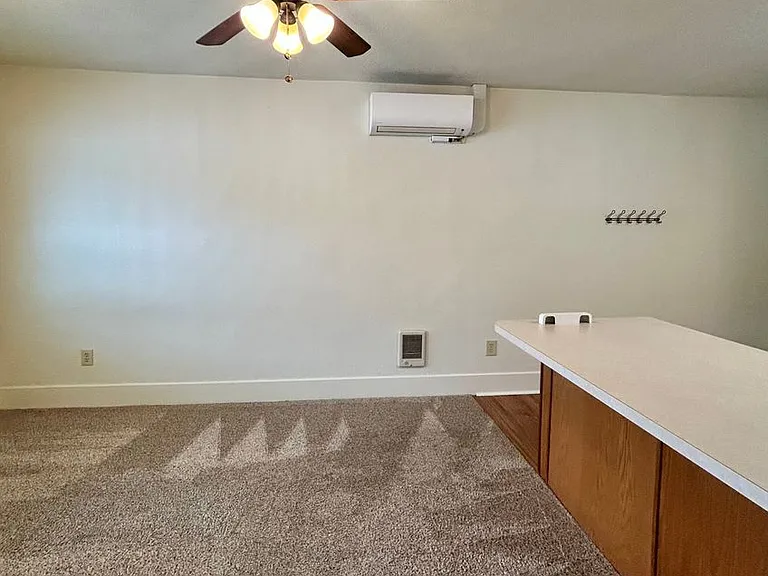 241 High St NE — Photo 9