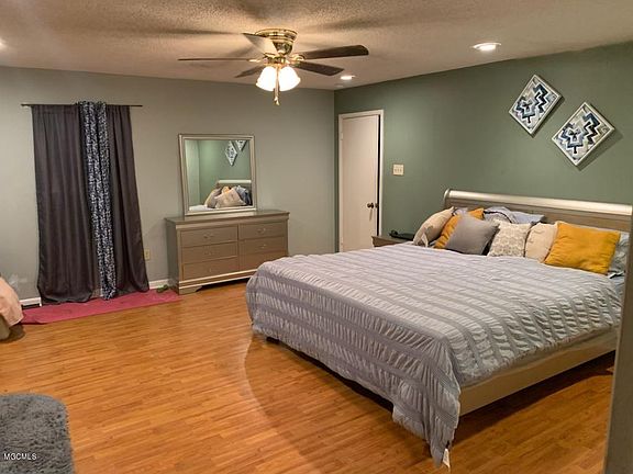 5th image of 2611 W David Dr