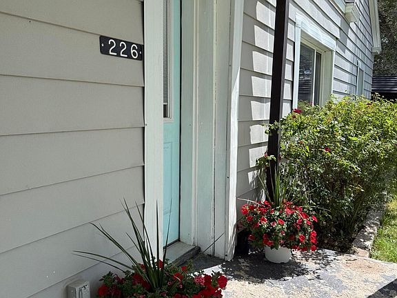 2nd image of 226 W 200 North ST