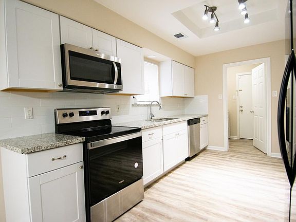 4th image of 9010 Arlington Forest Dr