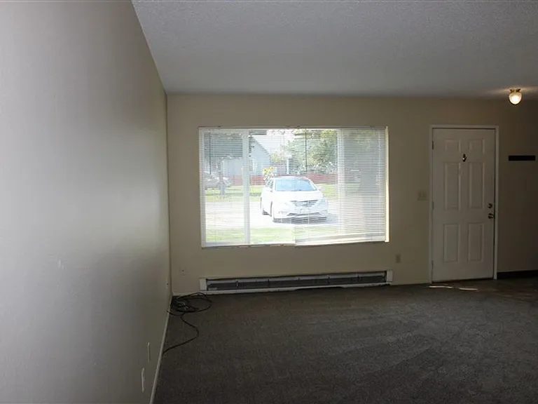 1301 6th St #1-2-4 — Photo 2