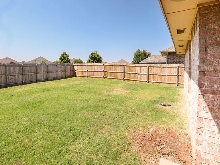 3004 NW 191st St — Photo 33