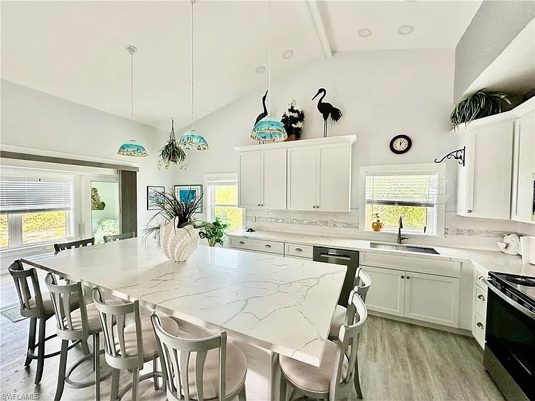 3770 Park Ave W — Photo 30
