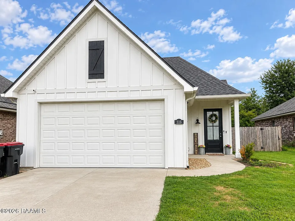 316 Adry Ln