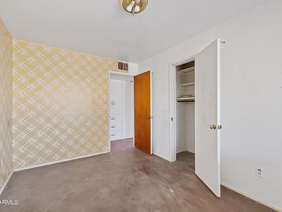 5th image of 1240 E ELTON Avenue