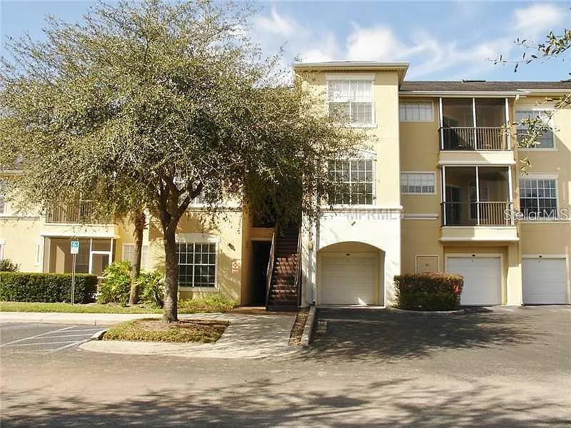 2 bed, 2.0 bath, 1205 sqft, $1,525 — Photo 2