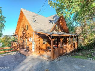 119 Chestnut Ln, Gatlinburg, TN 37738