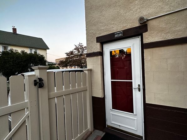 39 Bartholdi Ave