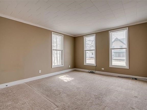 4th image of 148 N Mechanic St