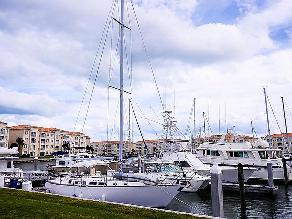 Home For Sale In Harbour Isle
