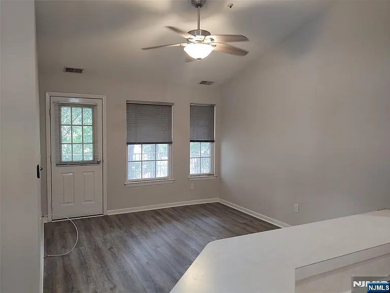 5912 Tudor Dr #5912 — Photo 8