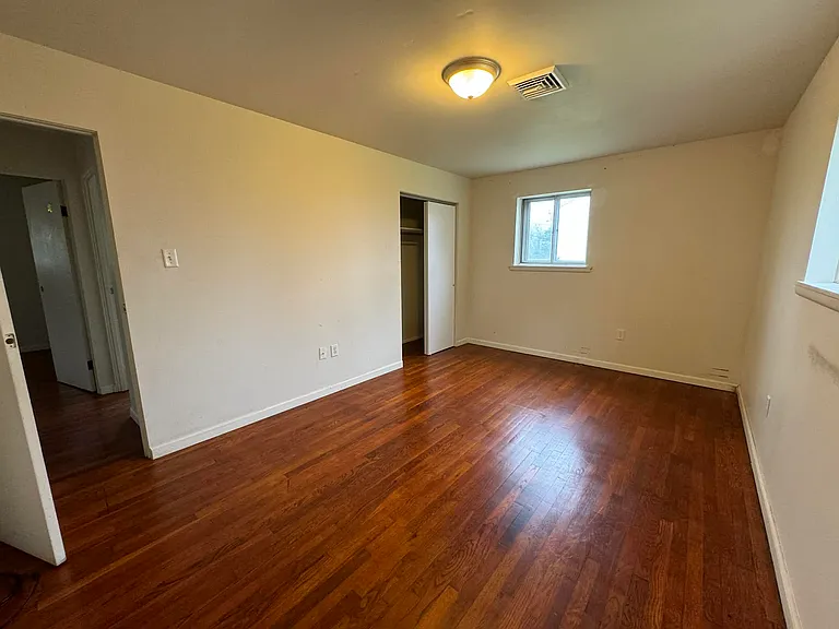 6641 Conway Rd — Photo 13