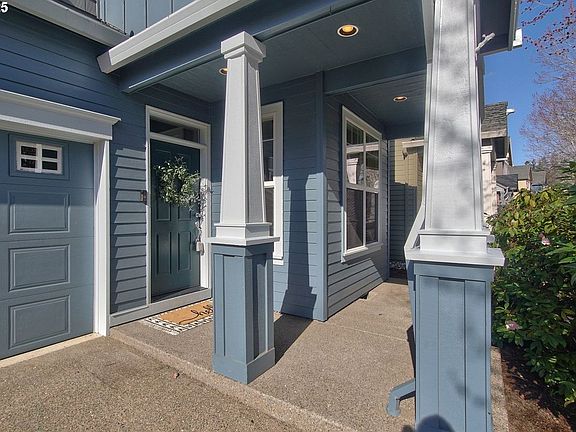 2nd image of 1075 SE Tamora Ave
