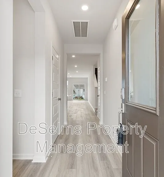 431 Alcott Way — Photo 4