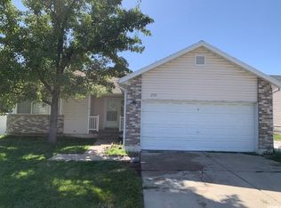 228 Larkin Ln, Kaysville, UT 84037