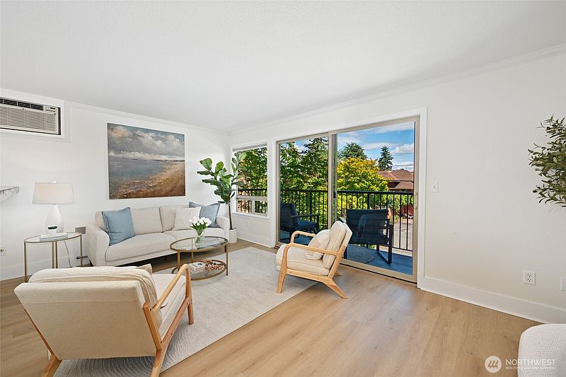 2nd image of 4219 Whitman Avenue N #4