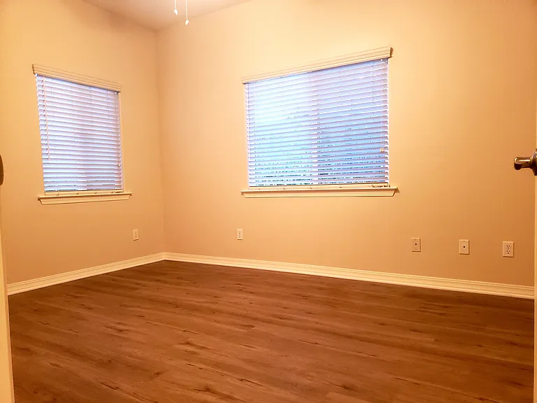 619 Hummel Village Ct #622B — Photo 12