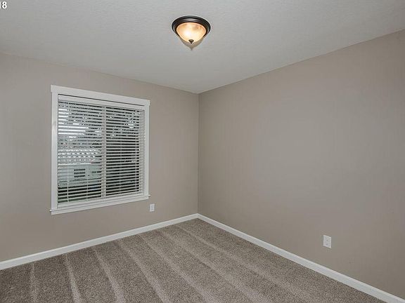 5th image of 2717 Ne 131st Avenue