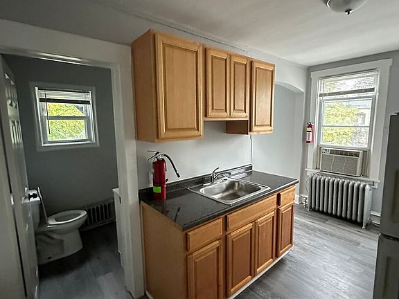 5th image of 68-72 Nyack Ave #4