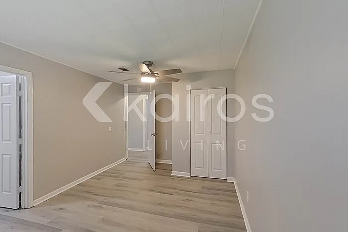 111 Evelyn St — Photo 11
