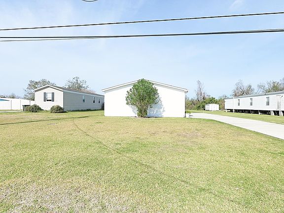 3rd image of 214 Blakefield Dr