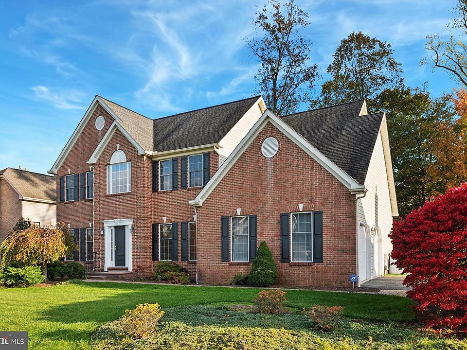1st image of 22 Bradley Dr