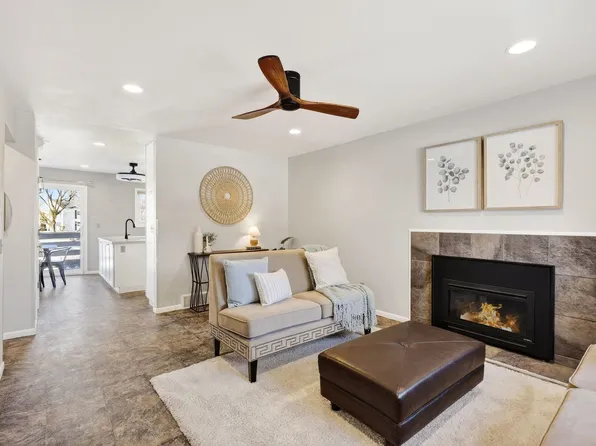 7322 Mockingbird Ln, Middleton, WI 53562